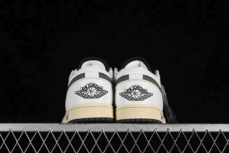 All categories Air Jordan Jordan series basketball shoes Air Jordan 1 Low Air Jordan 1 Low AJ1 Joe 1 black and green customized low-bang cultural casual sneakers DC0774-001